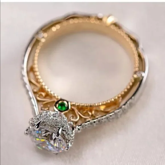 Lovely 925 Silver Simulated White Sapphire Ring - Picture 3 of 12